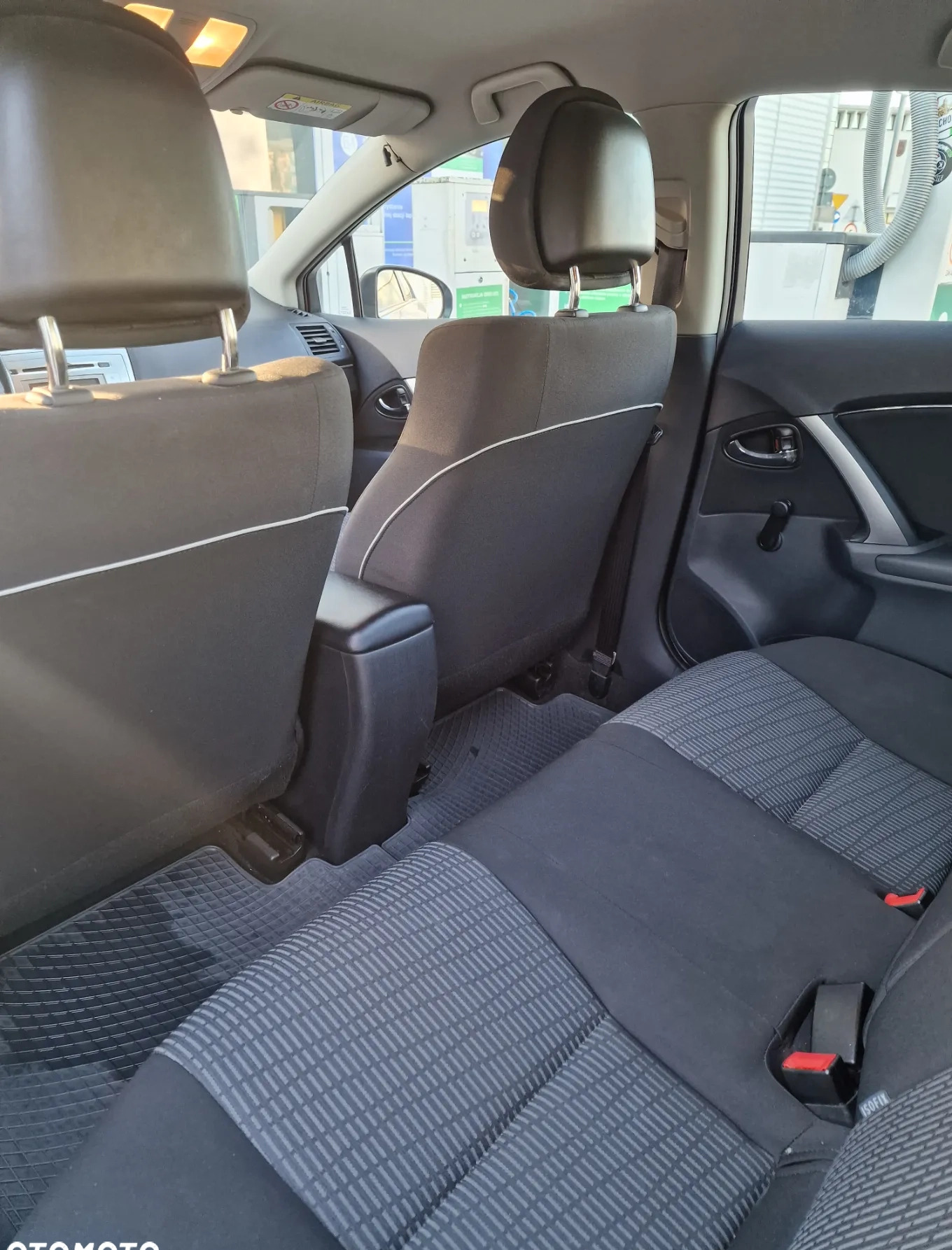 Toyota Avensis cena 42000 przebieg: 164600, rok produkcji 2013 z Warszawa małe 254